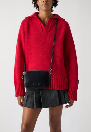 Cross body bag - black