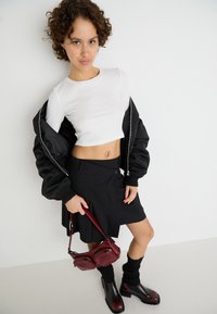 Weekday PLEATED MIDI SKIRT - Omlottkjol - black