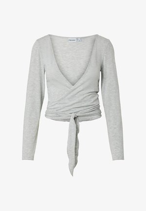 Szary, długi rękaw, kopertowy top wykonany z miękkiego materiału. Charakteryzuje się głębokim dekoltem w kształcie litery V oraz wiązaniem w talii. Gładka faktura i swobodny krój.