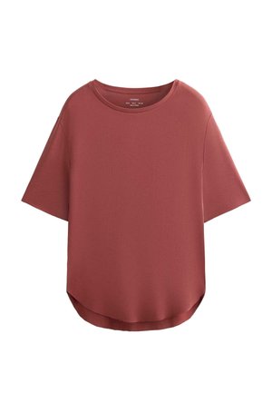Loose-fitting, short-sleeve t-shirt in a muted terracotta color. Made of soft fabric with a rounded neckline and curved hemline.