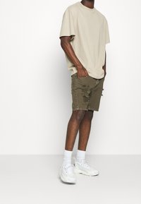 Brave Soul Shorts vaqueros - beige