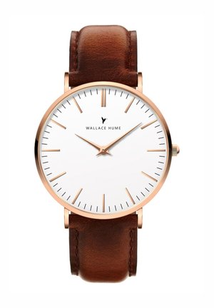 Montre avec cadran blanc, boîtier en or rose, index fins, bracelet en cuir marron et logo Wallace Hume sous le repère des 12 heures.