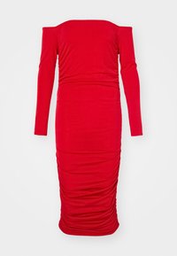 Rochie roșie, cu mâneci lungi, off-the-shoulder, cu o siluetă ajustată și detalii plisate pe întreaga țesătură. Textură netedă.