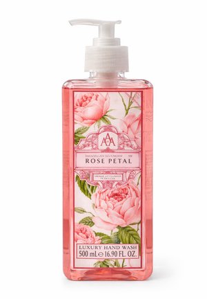 Klare Plastik-Pumpflasche gefüllt mit rosa rosenduftendem flüssigen Handwaschmittel, beschriftet mit "Rose Petal Luxury Hand Wash 500 ml 16.90 fl oz" und floralem Design.