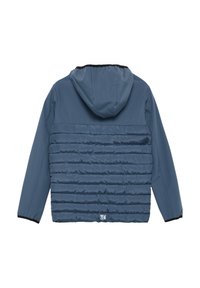 Blauwe pufferjas met een capuchon. Heeft een glad bovenstuk en een gewatteerd onderstuk, met elastische manchetten en een logo nabij de zoom.