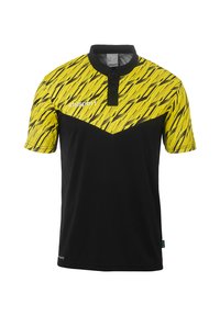 Polo noir avec un haut jaune vif présentant un motif en zigzag. Comprend un col à trois boutons et un logo sur la poitrine.