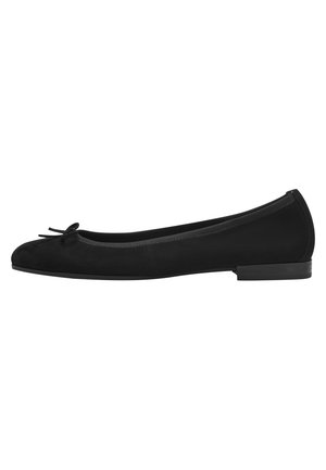 Schwarze Wildleder-Ballerinas mit abgerundeter Spitze, die an der Vorderseite mit einer kleinen Schleife verziert sind und eine flache Gummisohle haben. Glatte Oberfläche insgesamt.