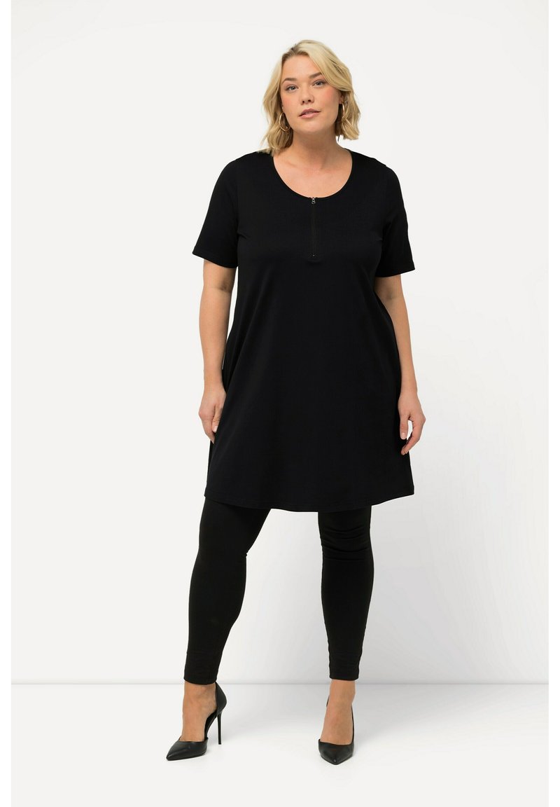 Ulla Popken LONG RITSSLUITING A-LIJN RONDE HALS HALVE MOUWEN - Camiseta básica - zwart