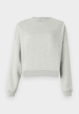 Sweatshirt cinza feito de um tecido macio e texturizado. Apresenta um decote redondo, mangas longas e uma bainha curta. Design simples, sem padrões ou detalhes.