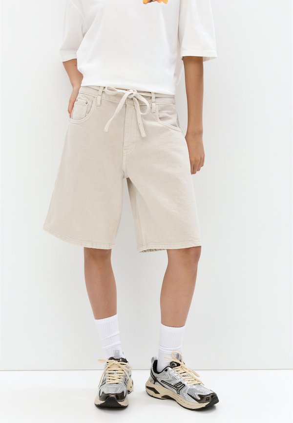 BELTED - BERMUDA  - Jeans Shorts - sand