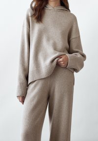 Massimo Dutti Kapuzenpullover - stone