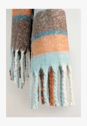 Fular din lână, multicolor, cu dungi, care prezintă texturi moi în nuanțe de albastru, marron și portocaliu, având detalii cu franjuri la marginile sale.