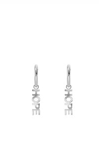 Srebrni uhani v obliki besede "UPANJE", ki imajo eleganten in močan pisavni slog. Oblika vključuje hoop pritrjevanje s sijajno površino.