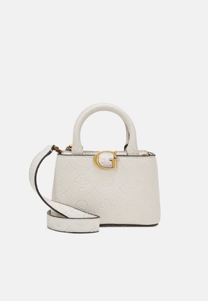Kleine witte handtas met reliëfpatroon, bovenhandvatten, afneembare schouderriem en grote gouden letter G aan de voorkant.