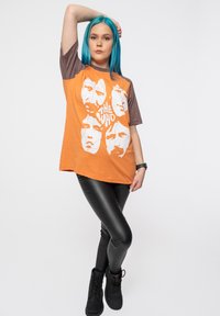 Paradiso Clothing THE WHO FACES RINGER - Print T-shirt - brown
