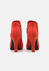 Tamaris Bottines à talons hauts - red