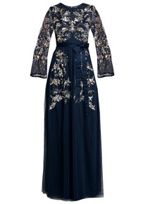 Marinblå klänning med långa spetsärmar, blommönstrad paljettbroderi och bälte i midjan. Har en flödande kjol och rund halsringning.