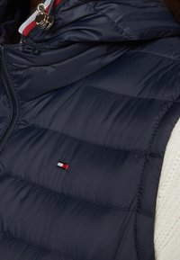Tommy Hilfiger Väst - dark blue