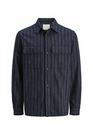 Mornarska srajca z gumbi v teksturirani tkanini z navpičnimi črtami, ki ima dva žepa na prsih, pointed ovratnik in dolge rokave.