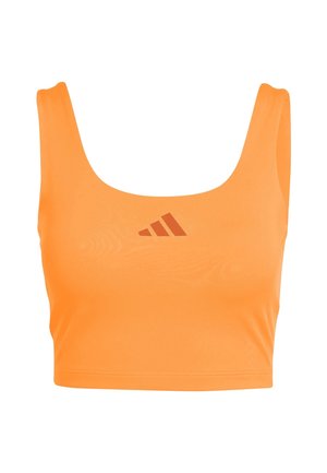 Fel oranje sport crop top met brede schouderbanden en een klein donker oranje Adidas-logo in het midden van de borst.