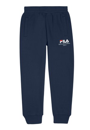 Pantalones deportivos azul marino hechos de tela suave con dos bolsillos laterales. Presentan el logo blanco "FILA" y el texto "ESTABLISHED 1911". Puños elásticos.