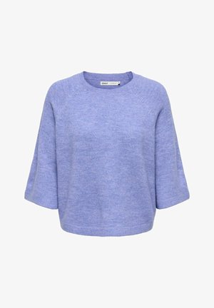 Lavendlisinine lühikeste varrukatega kudum, ümara kaeluse ja lõdva lõikega, esitletud ühevärvilise valge tausta ees.