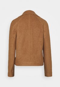 Veste marron en mélange de laine avec manches longues et col montant, vue de dos sur fond blanc.