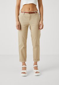 ONLY Petite ONLBIANA BELT - Chino hlače - white pepper