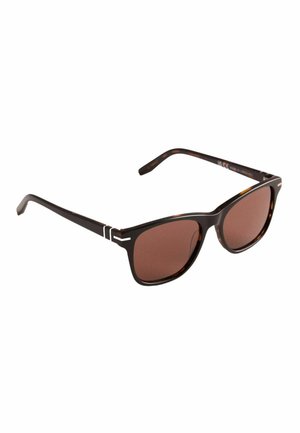 Ruskeansävyiset suorakaiteen muotoiset aurinkolasit, joissa on tumma kilpikonnakuviollinen kehys ja hopeiset yksityiskohdat sankoissa, esitetty vinottain valkoisella taustalla.