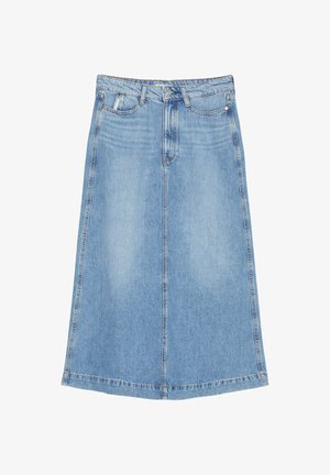 Jupe midi en denim bleu clair avec une coupe droite, couture centrale à l'avant, cinq poches et fermeture à bouton métal à la taille.