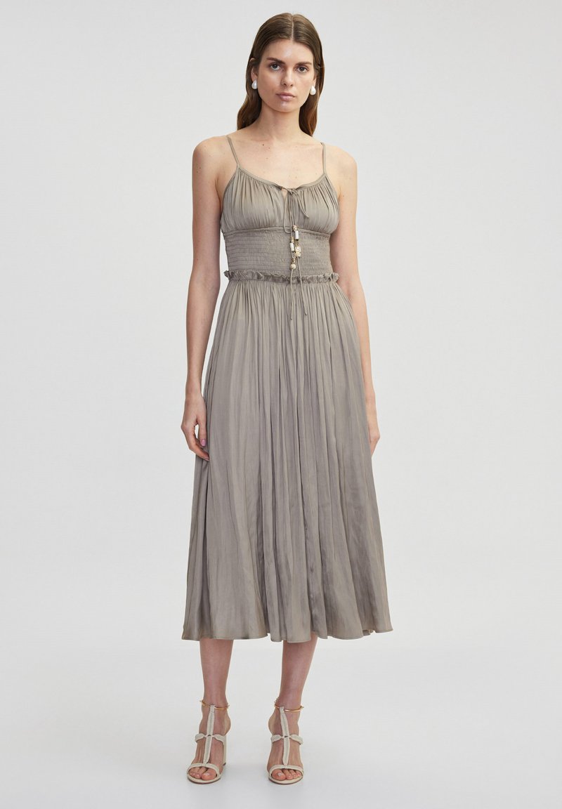 Ipekyol SMOCKED MIDI - Robe de jour - natural