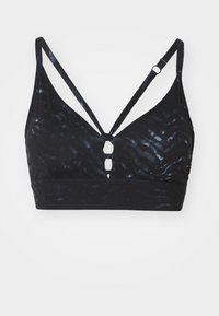 Črn športni modrček z gladko teksturo, trikotnimi skodelicami in zasnovo trakov v več plasteh. Ima izrez v obliki ključavnice spredaj.