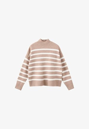 Pull en beige à rayures avec des rayures horizontales blanches, présentant un col montant à côtes et des manches larges, fabriqué en tissu tricoté doux.