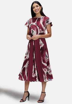HotSquash PLEATED MIDI  - Day dress - burgundy