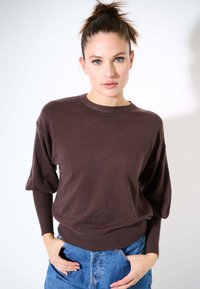 Non selezionato, marrone