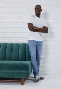 Pier One 3 PACK - Paprasti marškinėliai - white/bordeaux/dark blue