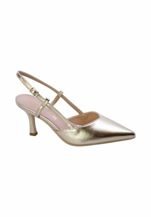 Décolleté slingback in oro metallizzato con punta appuntita, tacco sottile di media altezza e cinturino regolabile con fibbia.