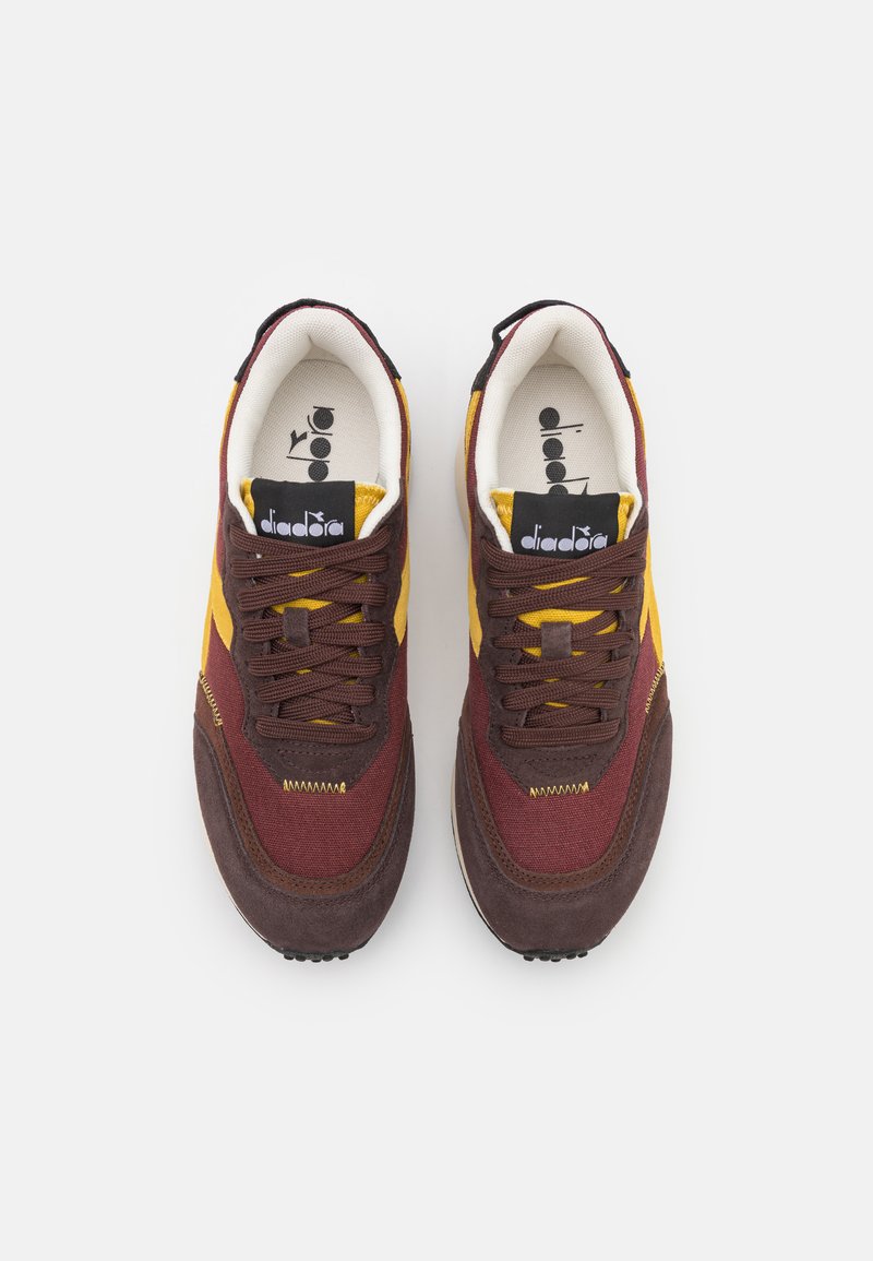Diadora Raptor Low S Sneaker Uomo - Pelle Scamosciata Ed Ecopelle, Colore Brown Cocoa, Taglia 44 EU