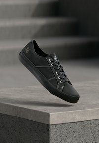 Δεν επιλέχθηκε, black/bauer