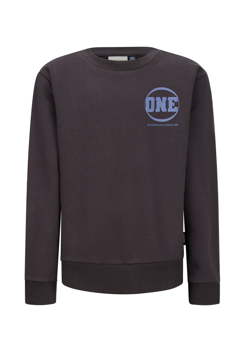 Felpa a maniche lunghe grigio scuro con polsini e orlo a coste. Presenta un logo circolare blu con la scritta "ONE" e il testo "RETOUR JEANS SINCE 1989."