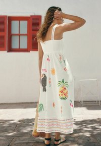 Next REGULAR FIT - Vardagsklänning - White