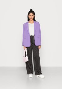 Noisy May NMMATHILDE LOOSE LONG - T-shirt básica - oyster mushroom