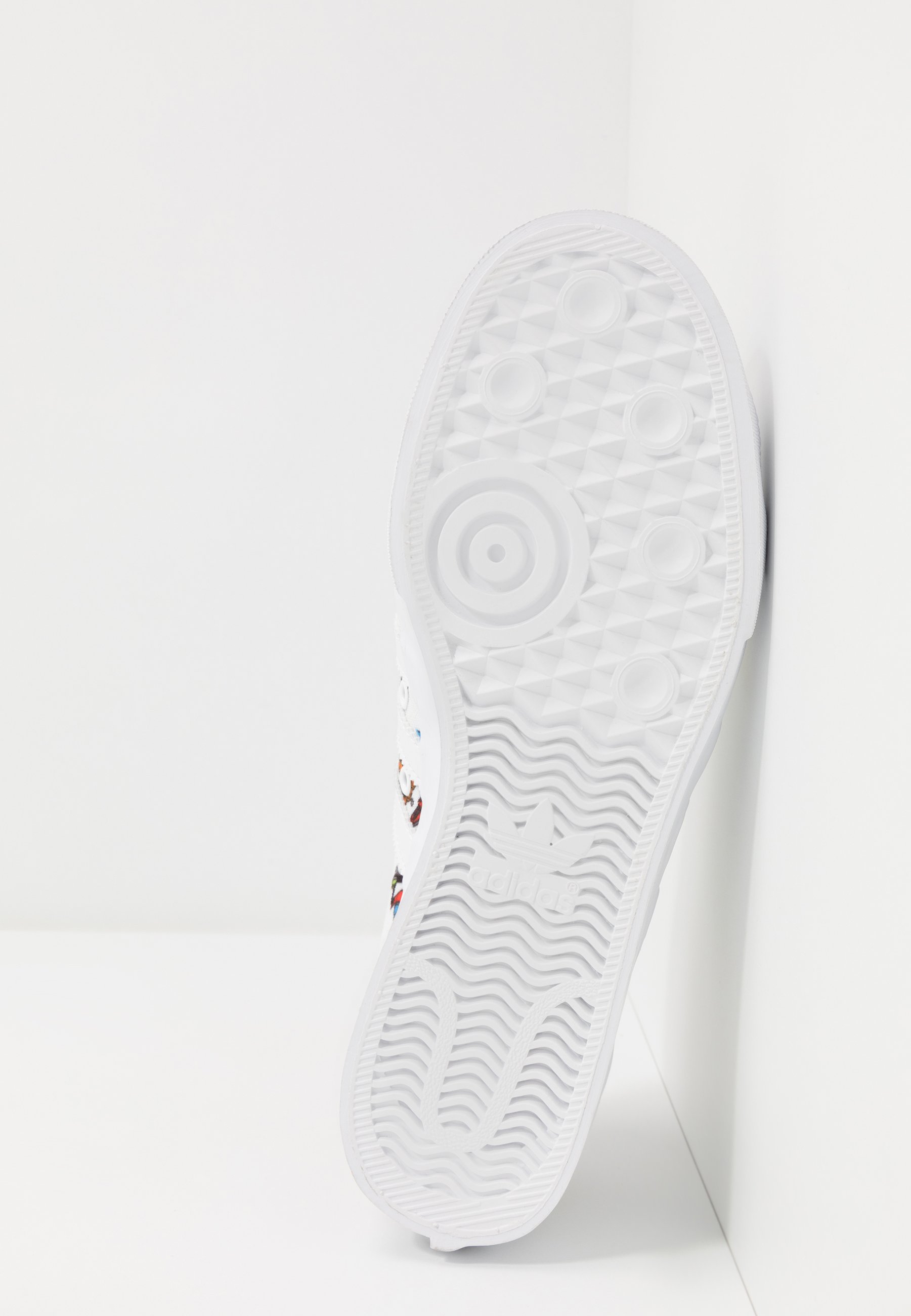 adidas 70 descuento unique