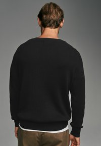 Next CREW REGULAR FIT - Pullover - black