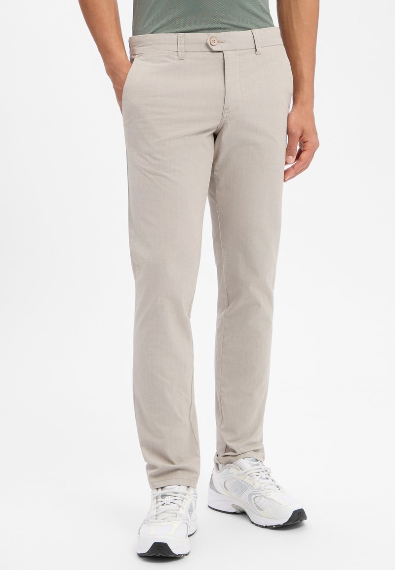 FINSHLEY & HARDING FINSHLEY & HARDING HOSE DYLAN - Stoffhose - hellgrau ...