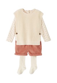 Beige gerippter Pullover mit Holzknopf, langärmliges Blumenshirt, rosa Cordshorts und cremefarbene Strumpfhosen. Geeignet für Kinder.