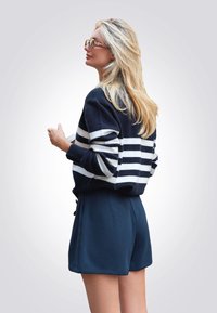 Cupshe STRIPE LONG SLEEVE - Trui - white navy