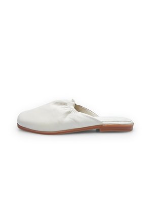 White leather slide-on shoe with a rounded toe and a soft, wrinkled upper. Features a flat wooden sole with minimal stitching detail.