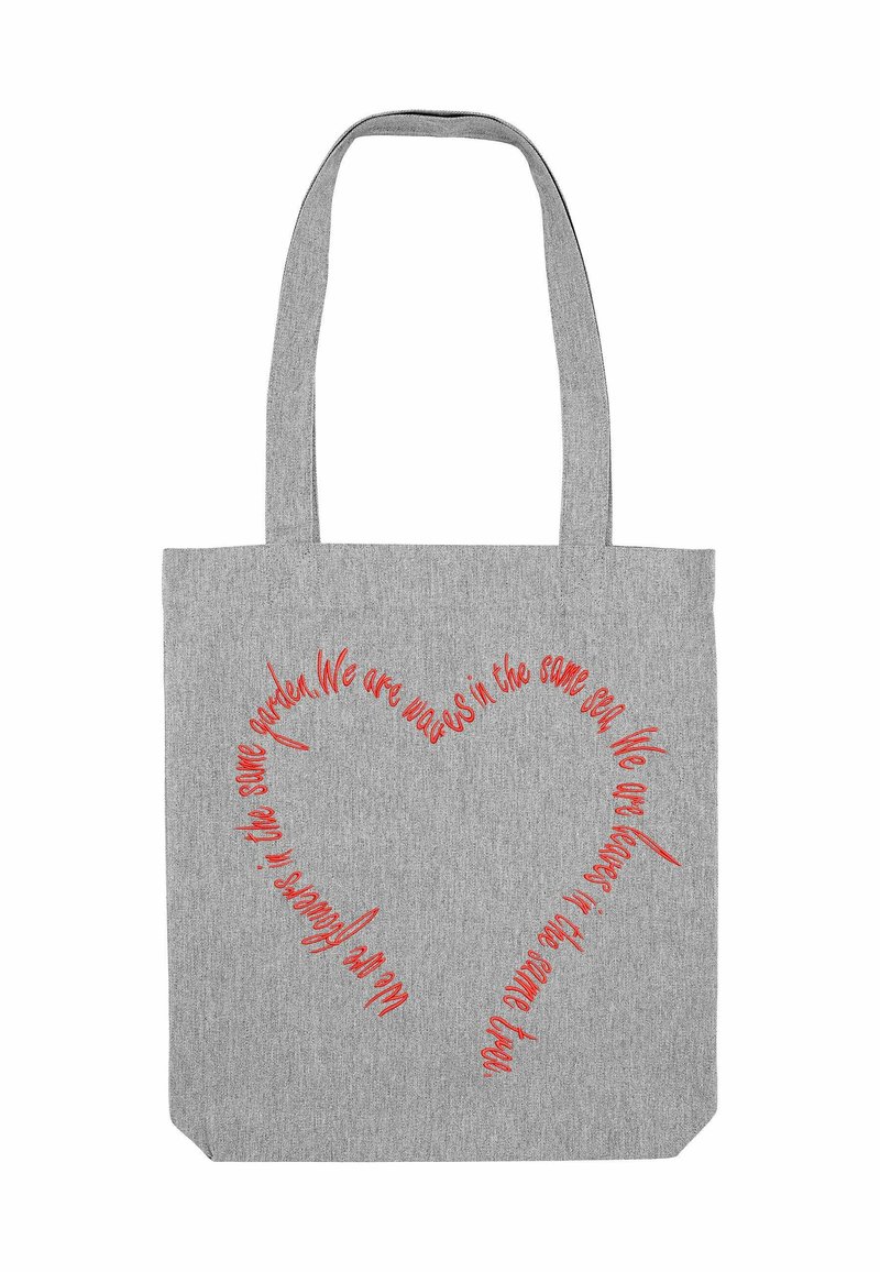 Borsa tote in tessuto grigio con testo rosso a forma di cuore: "Siamo fatti nello stesso giardino. Siamo onde nello stesso mare." Manici lunghi.