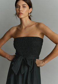 Next SHIRRED BANDEAU MIDI SUMMER - Dienas kleita - black
